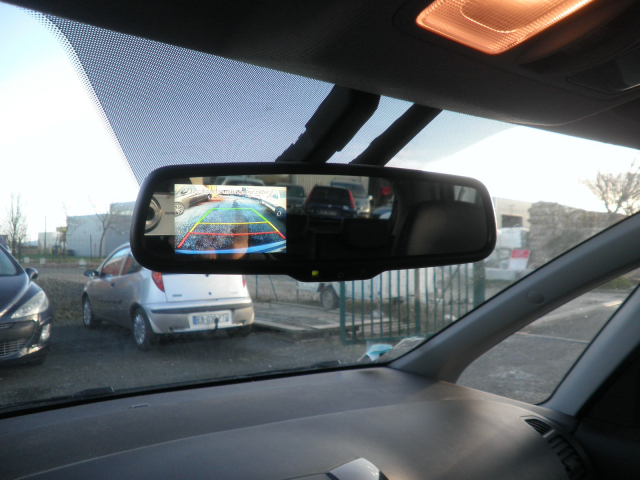 KIA VENGA 1.6 125 PREMIUM BVA - 5 PLACES / 5 PORTES - 1ère MAIN