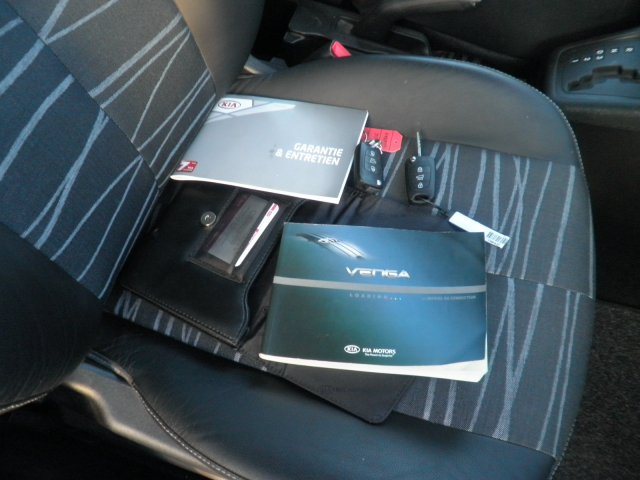 KIA VENGA 1.6 125 PREMIUM BVA - 5 PLACES / 5 PORTES - 1ère MAIN
