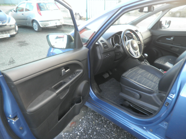 KIA VENGA 1.6 125 PREMIUM BVA - 5 PLACES / 5 PORTES - 1ère MAIN