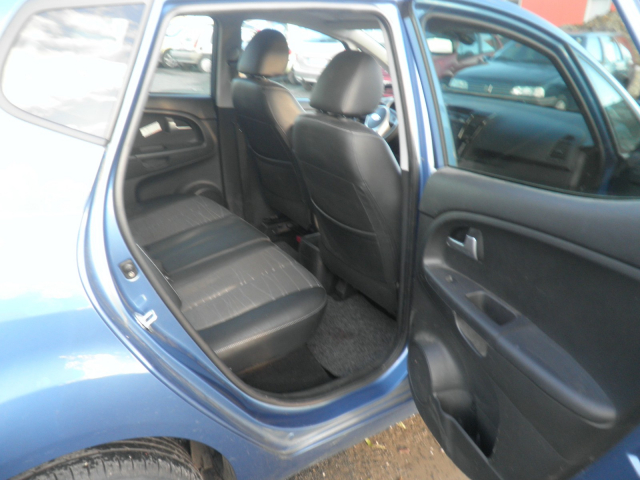 KIA VENGA 1.6 125 PREMIUM BVA - 5 PLACES / 5 PORTES - 1ère MAIN