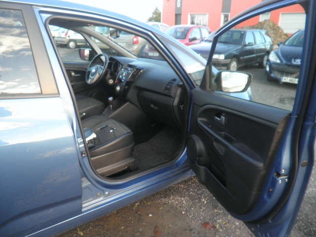 KIA VENGA 1.6 125 PREMIUM BVA - 5 PLACES / 5 PORTES - 1ère MAIN