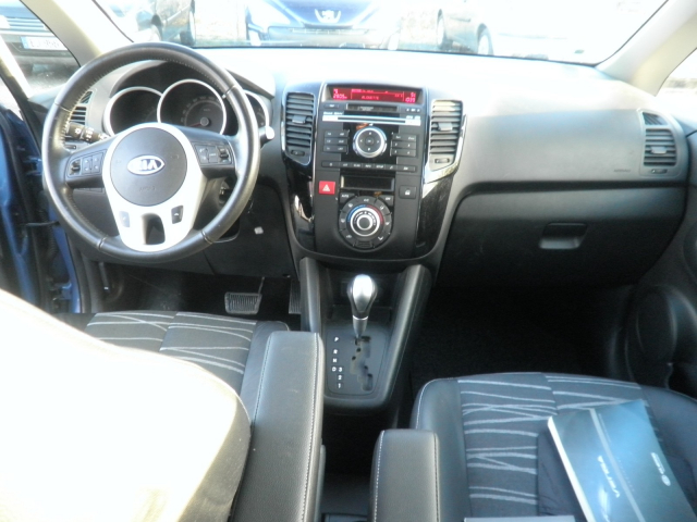 KIA VENGA 1.6 125 PREMIUM BVA - 5 PLACES / 5 PORTES - 1ère MAIN