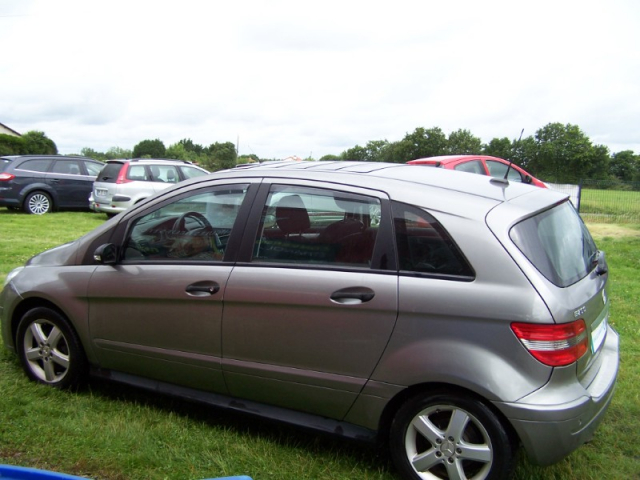 MERCEDES CLASSE B 200 DESIGN CVT - 5 PLACES / 5 PORTES - GRIS