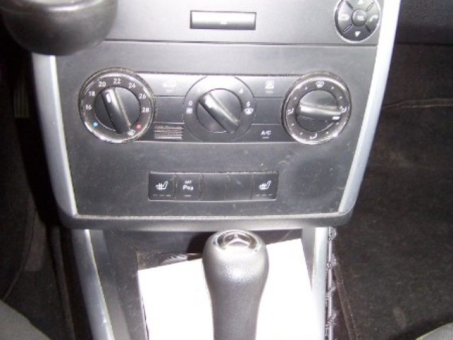 MERCEDES CLASSE B 200 DESIGN CVT - 5 PLACES / 5 PORTES - GRIS