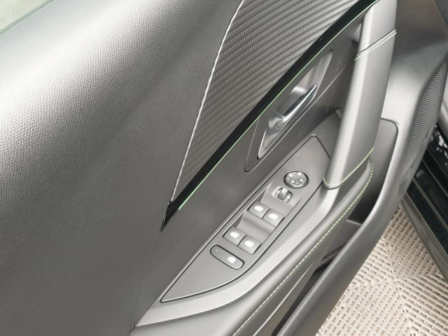 PEUGEOT 208 1.2 PURETECH 100CV EAT8 GT  TOIT PANO + PACK DRIVE ASSIST PLUS - FINITION G﻿T