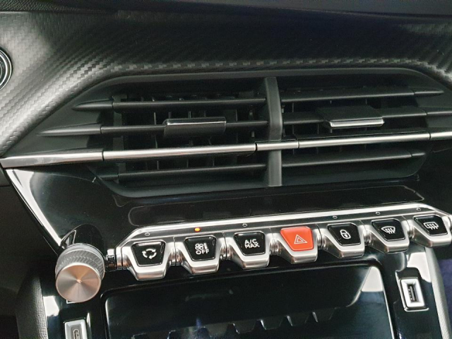 PEUGEOT 208 1.2 PURETECH 100CV EAT8 GT  TOIT PANO + PACK DRIVE ASSIST PLUS - FINITION G﻿T