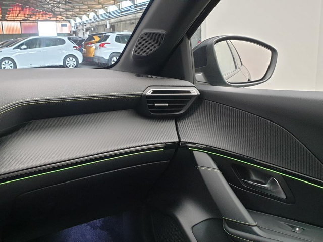 PEUGEOT 208 1.2 PURETECH 100CV EAT8 GT  TOIT PANO + PACK DRIVE ASSIST PLUS - FINITION G﻿T