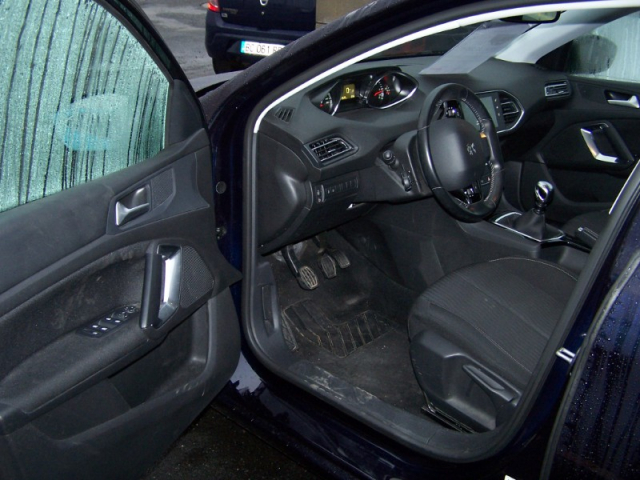 PEUGEOT 308 II SW 1.6 BLUEHDI 120 S&S ACTIVE BUSINESS (2E GENERATION) - VENDU