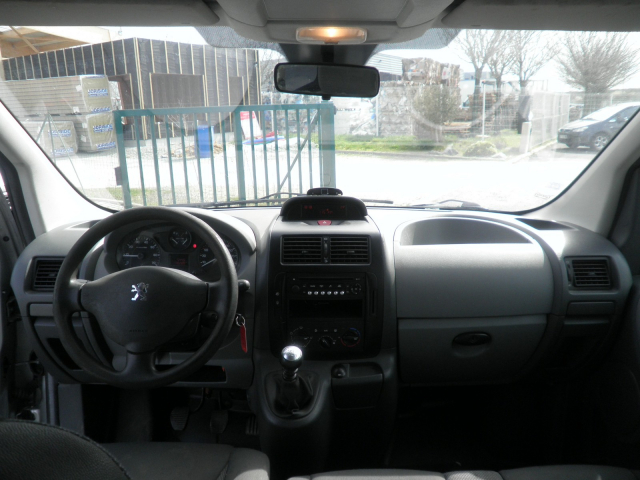 PEUGEOT EXPERT 2 MINIBUS II FOURGON 2.0 HDI 120CH L2H1 - 9 PLACES / 5 PORTES