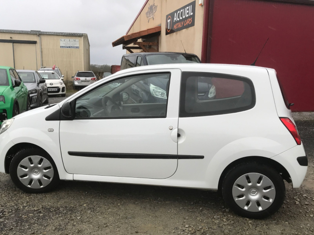 Renault Twingo II 1.2 LEV 16v - eco2 - 75CH / 4CV - 4 PLACES / 3 PORTES - 5 790 €
