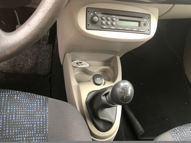 Renault Twingo II 1.2 LEV 16v - eco2 - 75CH / 4CV - 4 PLACES / 3 PORTES - 5 790 €