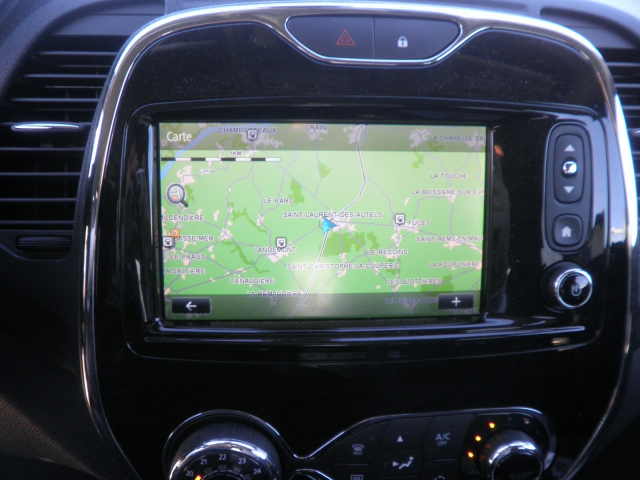 RENAULT CAPTUR 1.2 TCE FINITION INTENSE - EDC6 - 11 990 €