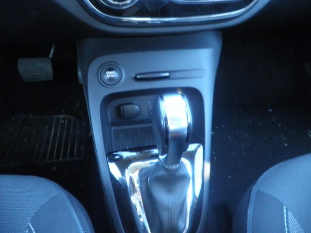 RENAULT CAPTUR 1.2 TCE FINITION INTENSE - EDC6 - 11 990 €