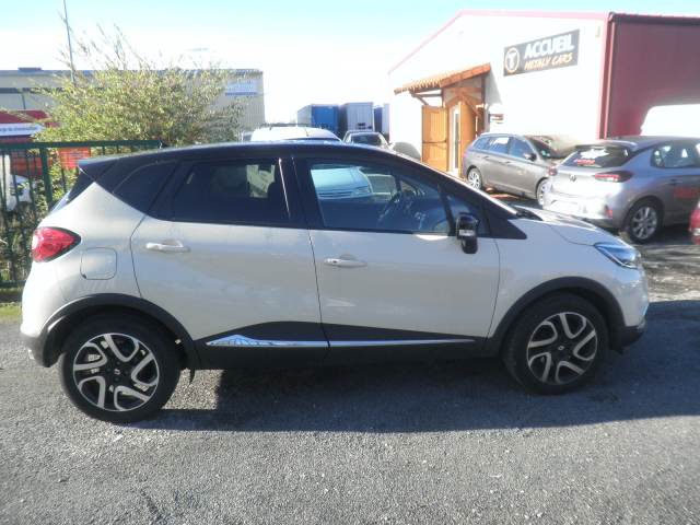 RENAULT CAPTUR 1.2 TCE FINITION INTENSE - EDC6 - 11 990 €