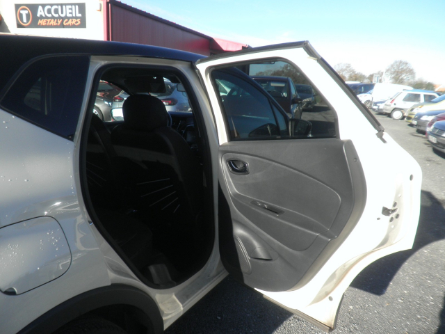 RENAULT CAPTUR 1.2 TCE FINITION INTENSE - EDC6 - 11 990 €
