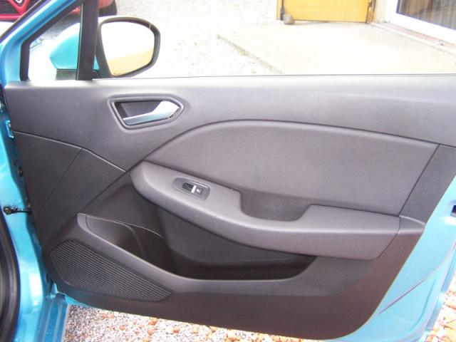 RENAULT CLIO 5 (V) 1.0 TCE 100 INTENS - 100 ch - 5 CV - 5 portes - 13 990€