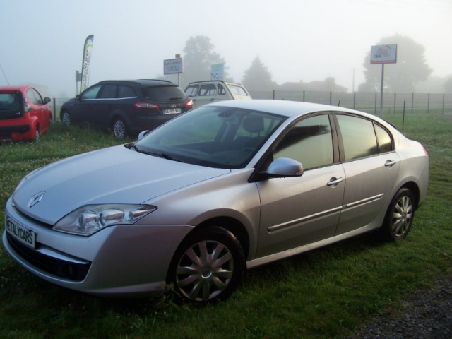 RENAULT LAGUNA III 2.0 DCI 130 DYNAMIQUE