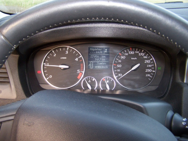 RENAULT LAGUNA III 2.0 DCI 130 DYNAMIQUE