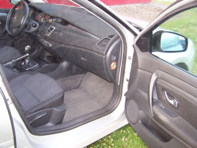 RENAULT LAGUNA III 2.0 DCI 130 DYNAMIQUE