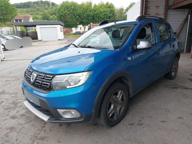 DACIA SANDERO 0,9 TCE - ETHANOL - 90CH / 5 CV - 5 PLACES / 5 PORTES - 8 590€