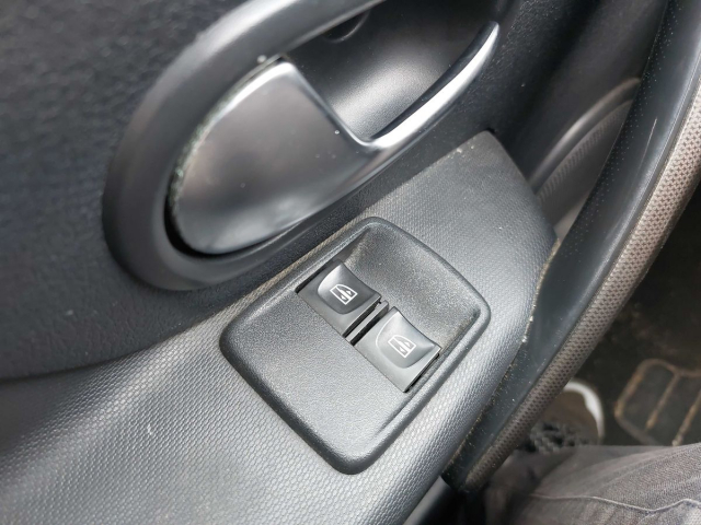 DACIA SANDERO 0,9 TCE - ETHANOL - 90CH / 5 CV - 5 PLACES / 5 PORTES - 8 590€