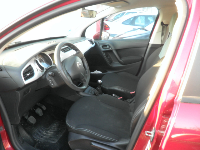 Citroën C3 II ATTRACTION 1.0 VTi 68ch  - 5 PLACES / 5 PORTES - Rouge Rubi