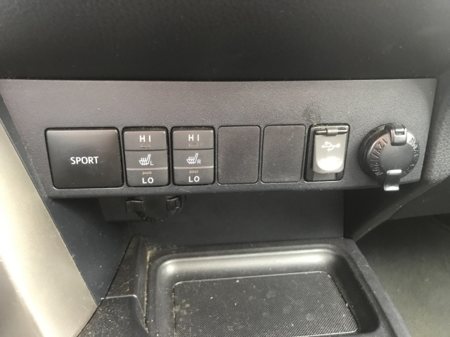 TOYOTA RAV4  LOUNGE - 150 CH / 8 CV - 5 PLACES - 11 500€ 