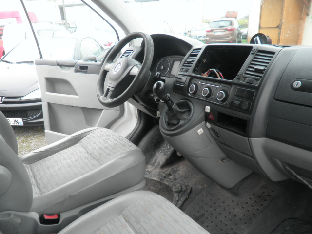 Volkswagen T5 3.0T  L1H1 2.0 TDI 140ch / 7CV - 3 places - CT OK - 12 299 €