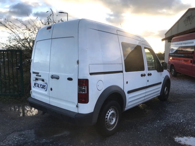 FORD TRANSIT CONNECT 1.8 DI DIESEL - 75CH / 6CV - 2 PLACES/ 4 PORTES - 6 500 €