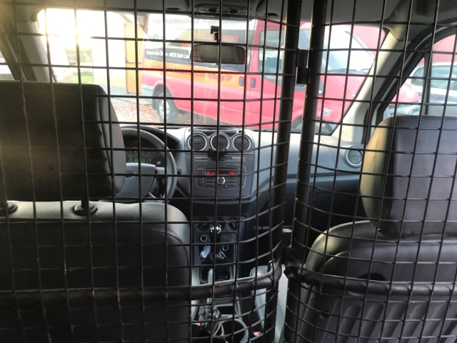 FORD TRANSIT CONNECT 1.8 DI DIESEL - 75CH / 6CV - 2 PLACES/ 4 PORTES - 6 500 €