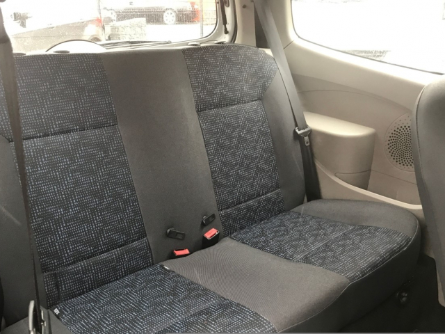 Renault Twingo II 1.2 LEV 16v - eco2 - 75CH / 4CV - 4 PLACES / 3 PORTES 