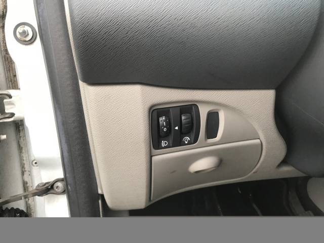 Renault Twingo II 1.2 LEV 16v - eco2 - 75CH / 4CV - 4 PLACES / 3 PORTES 