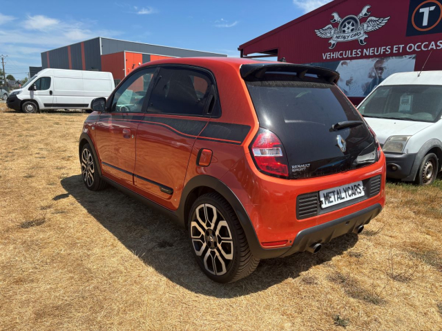 RENAULT TWINGO 0.9 TCE  ESSENCE  - 109 CH / 6 CV - 4 PLACES - 5 PORTES - 6 990 €