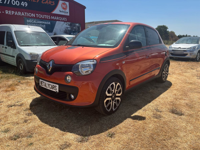 RENAULT TWINGO 0.9 TCE  ESSENCE  - 109 CH / 6 CV - 4 PLACES - 5 PORTES - 6 990 €