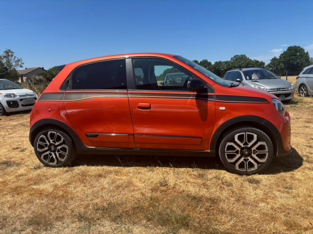 RENAULT TWINGO 0.9 TCE  ESSENCE  - 109 CH / 6 CV - 4 PLACES - 5 PORTES - 6 990 €