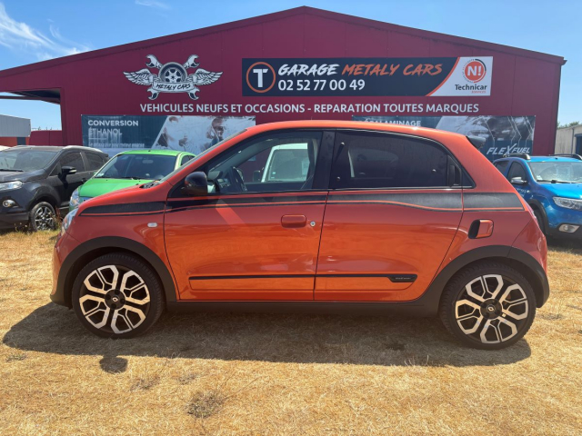 RENAULT TWINGO 0.9 TCE  ESSENCE  - 109 CH / 6 CV - 4 PLACES - 5 PORTES - 6 990 €