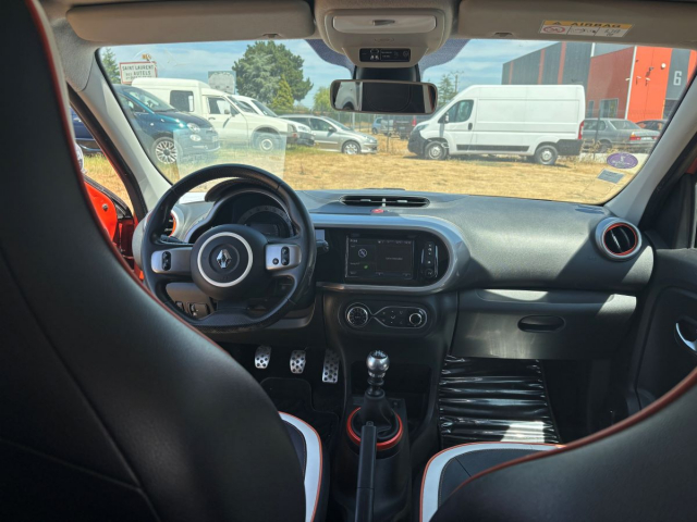 RENAULT TWINGO 0.9 TCE  ESSENCE  - 109 CH / 6 CV - 4 PLACES - 5 PORTES - 6 990 €