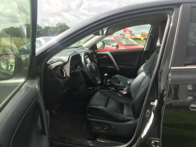 TOYOTA RAV4  LOUNGE - 150 CH / 8 CV - 5 PLACES - 11 500€ 