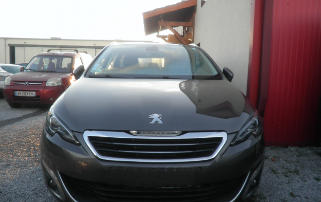 PEUGEOT 308 SW II 2.0 BLUEHDI 150  CH BVA - 14 490 €