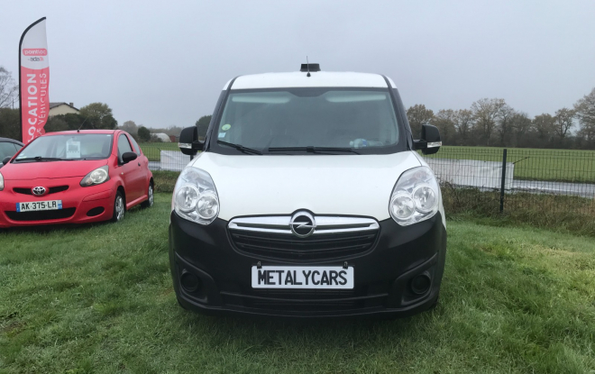 OPEL COMBO CAMIONETTE 1.6 TDCI DIESEL - 105 CH / 5CV -2 PLACES/ 3 PORTES - 9 990 €